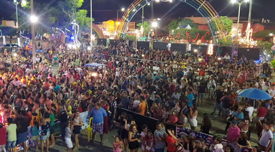 Iguatuenses comparecem em grande número para abertura do 