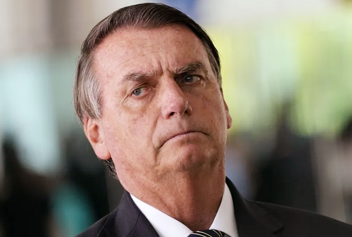 Bolsonaro indiciado pela PF: Joias e cartão de vacinação falsificados