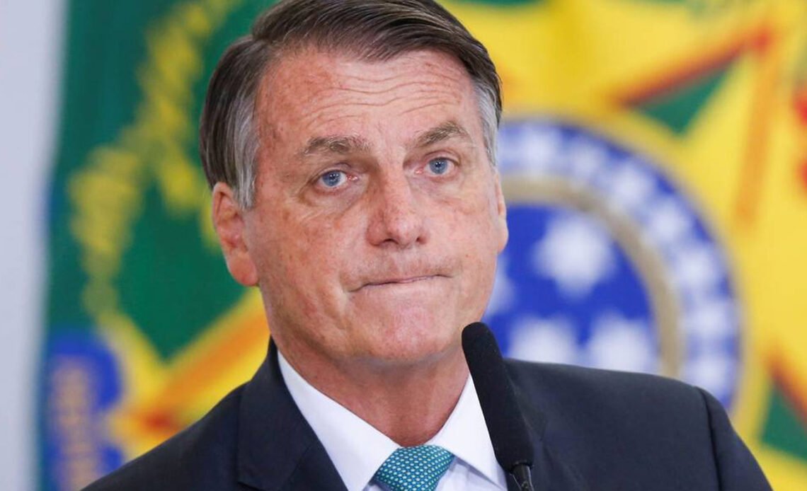 PF indicia Bolsonaro e outros 36 por golpe de estado e organização criminosa